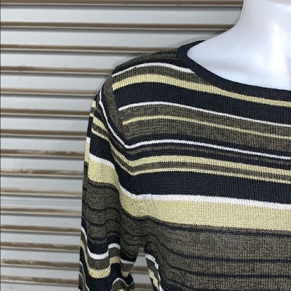 🛍️Sag Harbor size medium stripped sweater - Picture 5 of 7